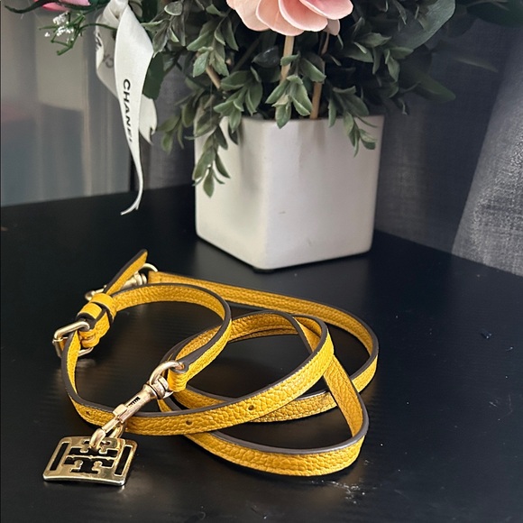 Tory Burch Yellow Leather Crossbody Strap with Gold Charm main image 7